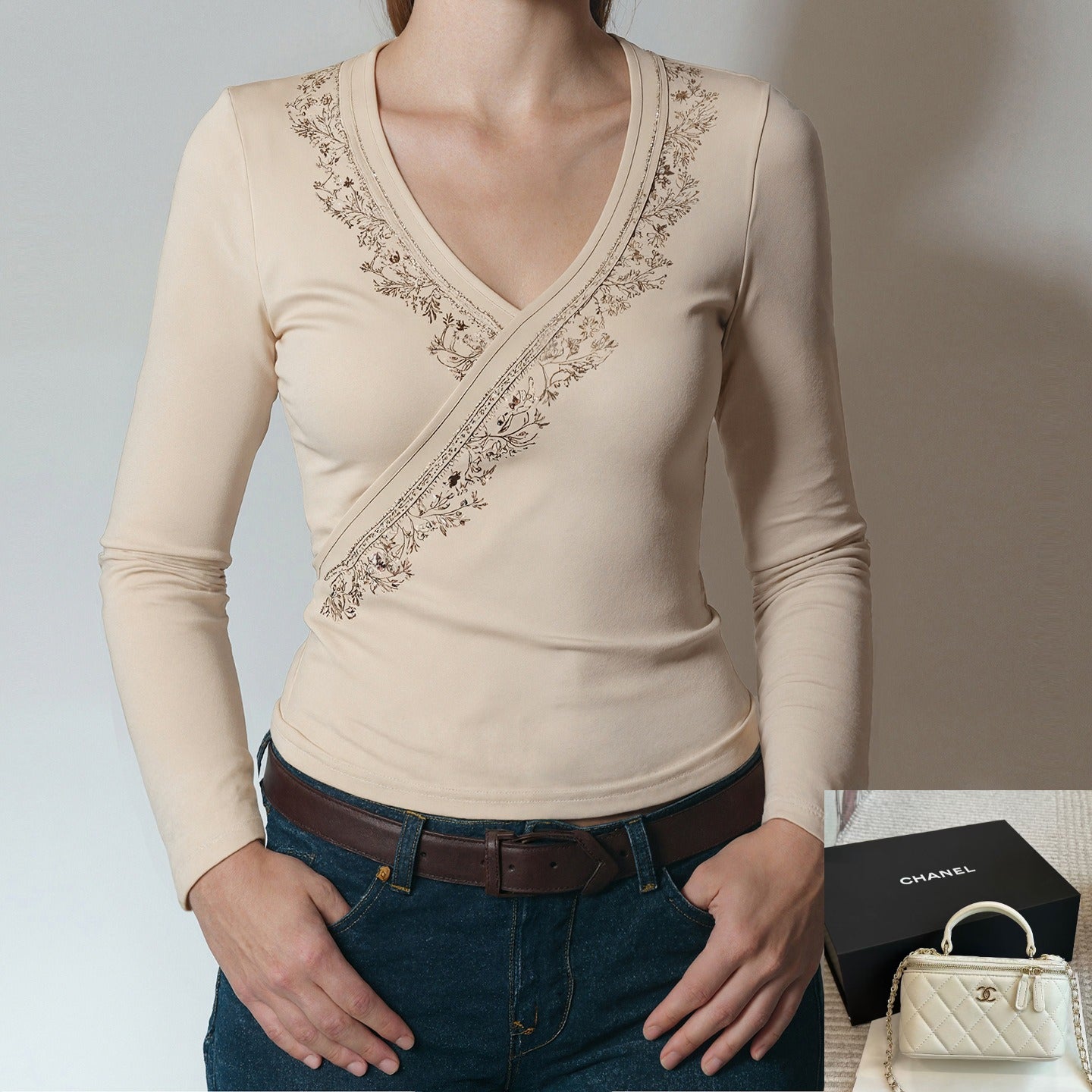 V-neck Vintage Embroidered Long-sleeved Top SA432