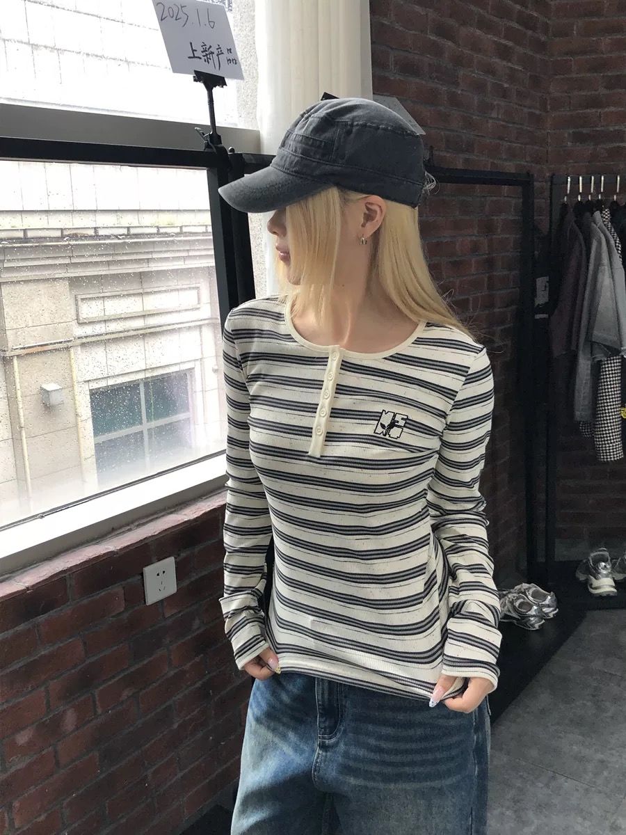 Black and White Striped Knit Base Layer SA664