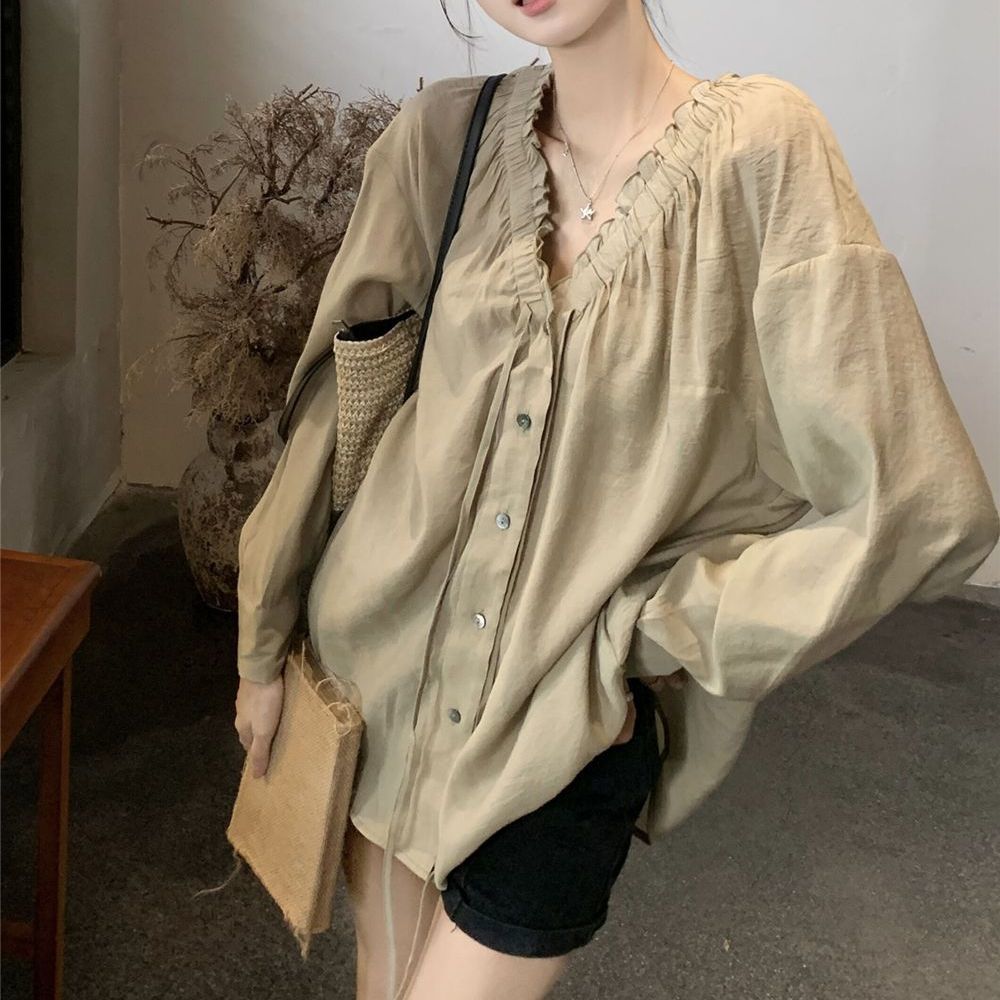 V-neck Shirt with Ruffle Edge 69A752