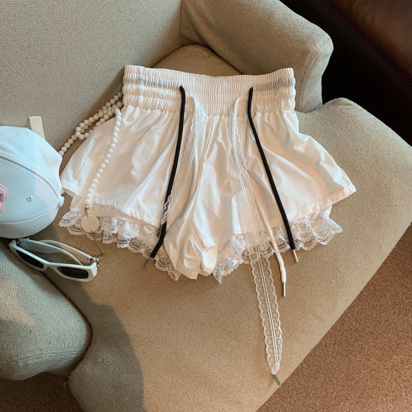 Fake Two-piece Lace Patchwork Shorts SA943