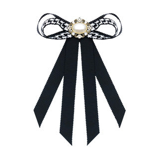 Lace Pearl Bow Court Brooch 69B962