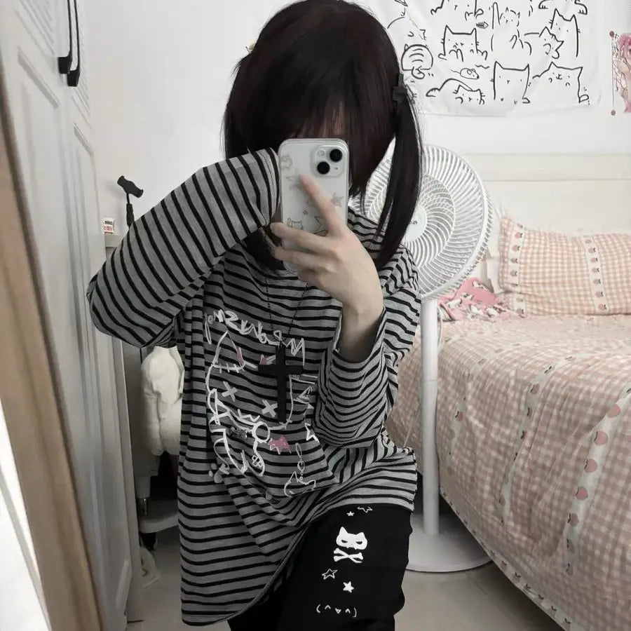 Vintage Striped Long-sleeved Graffiti TshirtsSA180