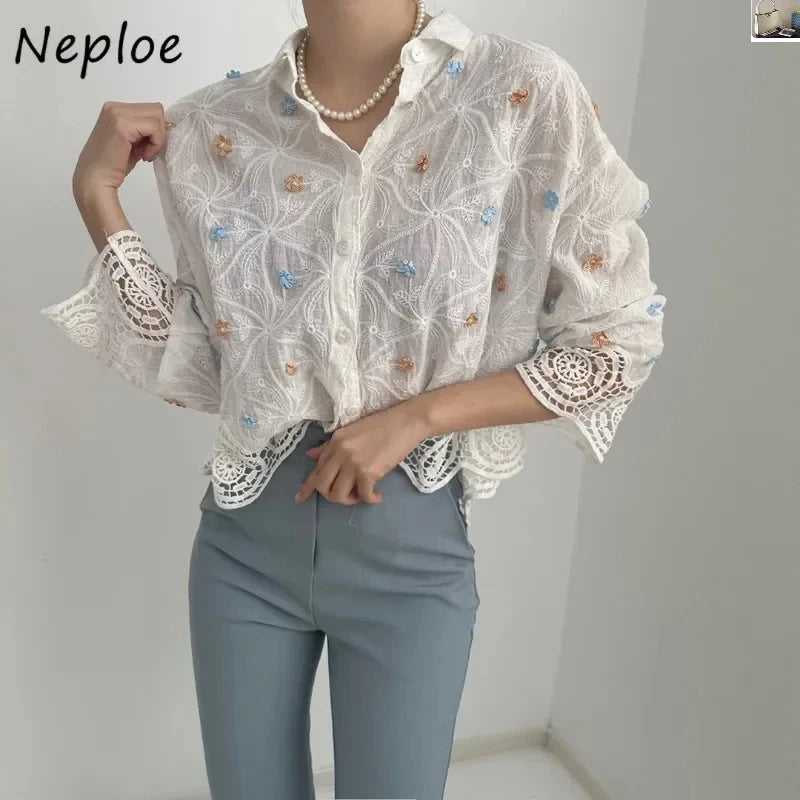 Temperament Blouse Embroidery Splicing Shirt 52B376