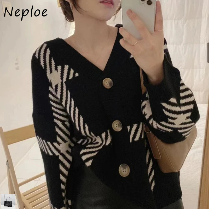 Contrasting Striped Sweater Cardigan SA011