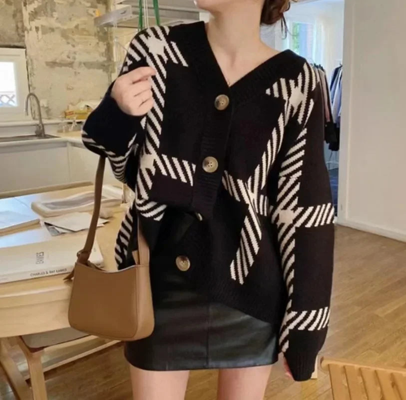 Contrasting Striped Sweater Cardigan SA011