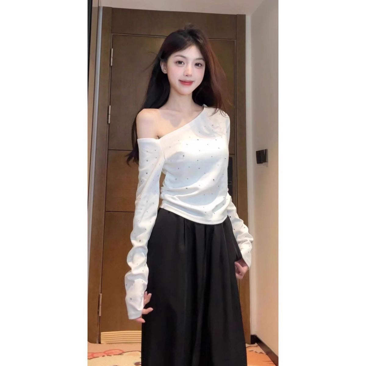 Slant Neck Off-Shoulder Long Sleeve T-Shirt Women SA403