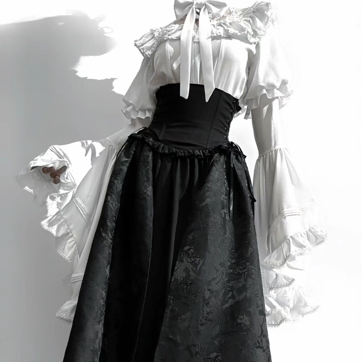 Lolita Skirt and Long-sleeved Blouse Set  US 64D192