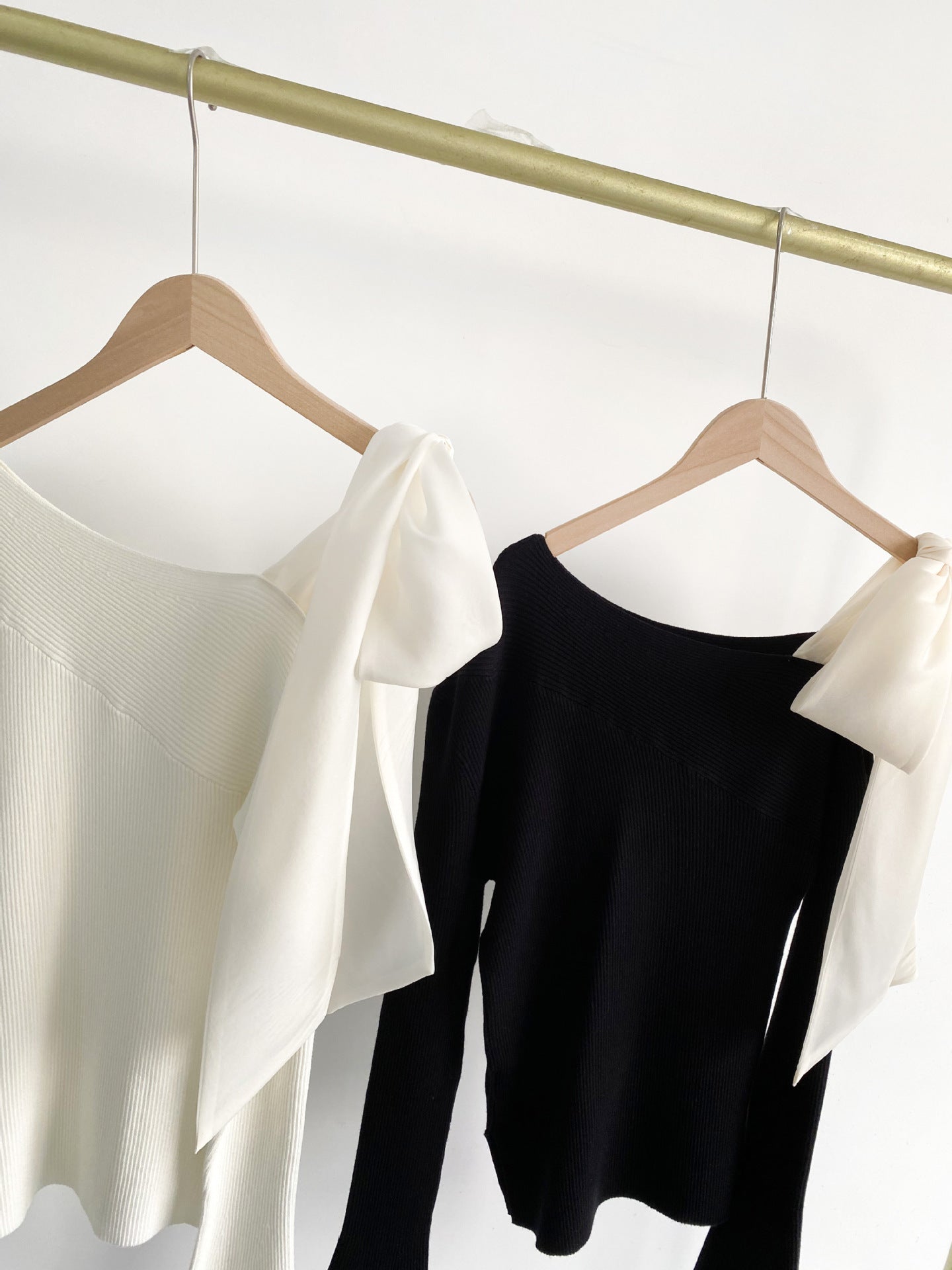 Kuzuwata Casual Skew Collar Flare Sleeve Off Shoulder Tops 1Y954