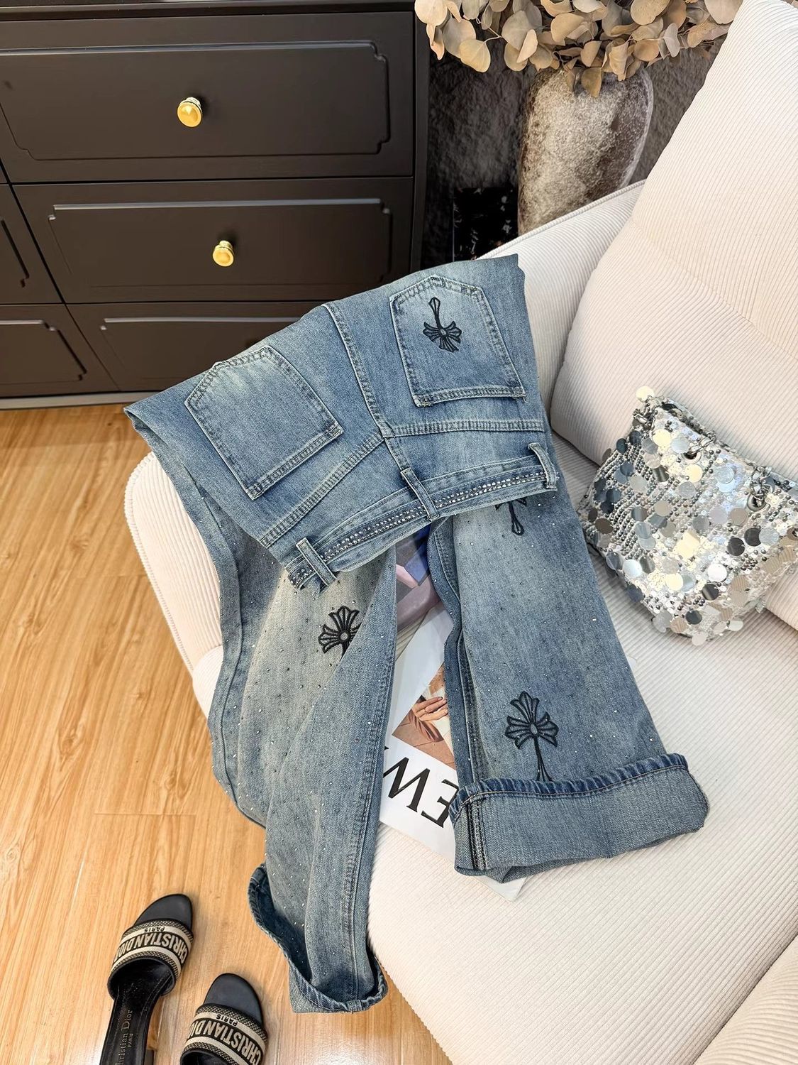 Women's Embroidered Jeans SA903
