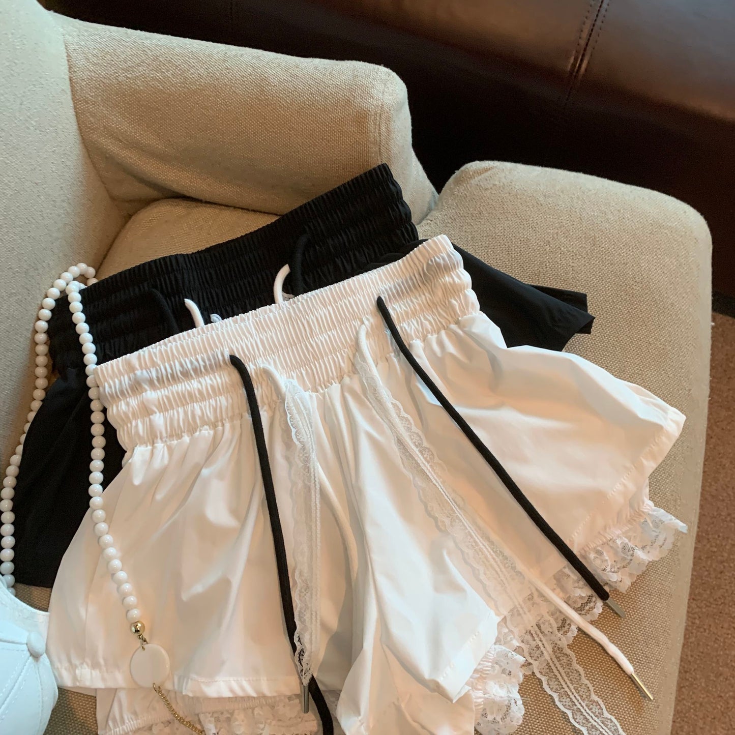 Fake Two-piece Lace Patchwork Shorts SA943