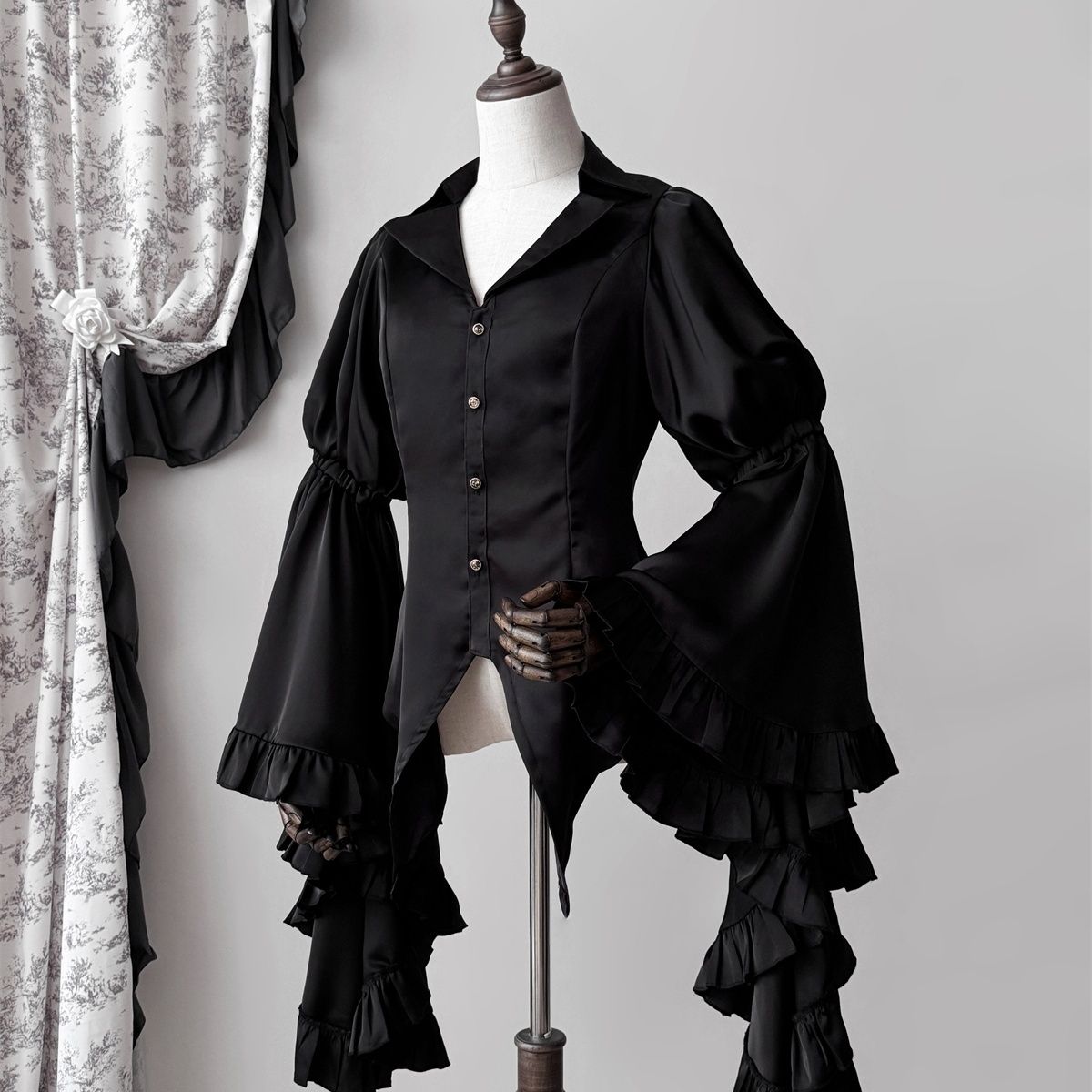 V-neck Shirt with Sleeves SA644