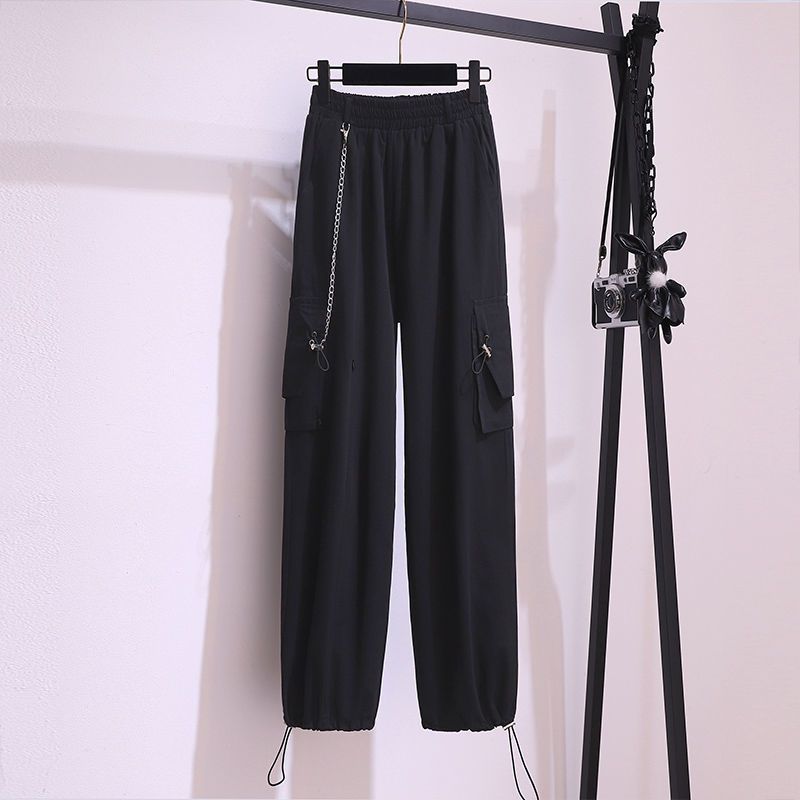 Cropped Top + High-waisted Cargo Pants  69C034