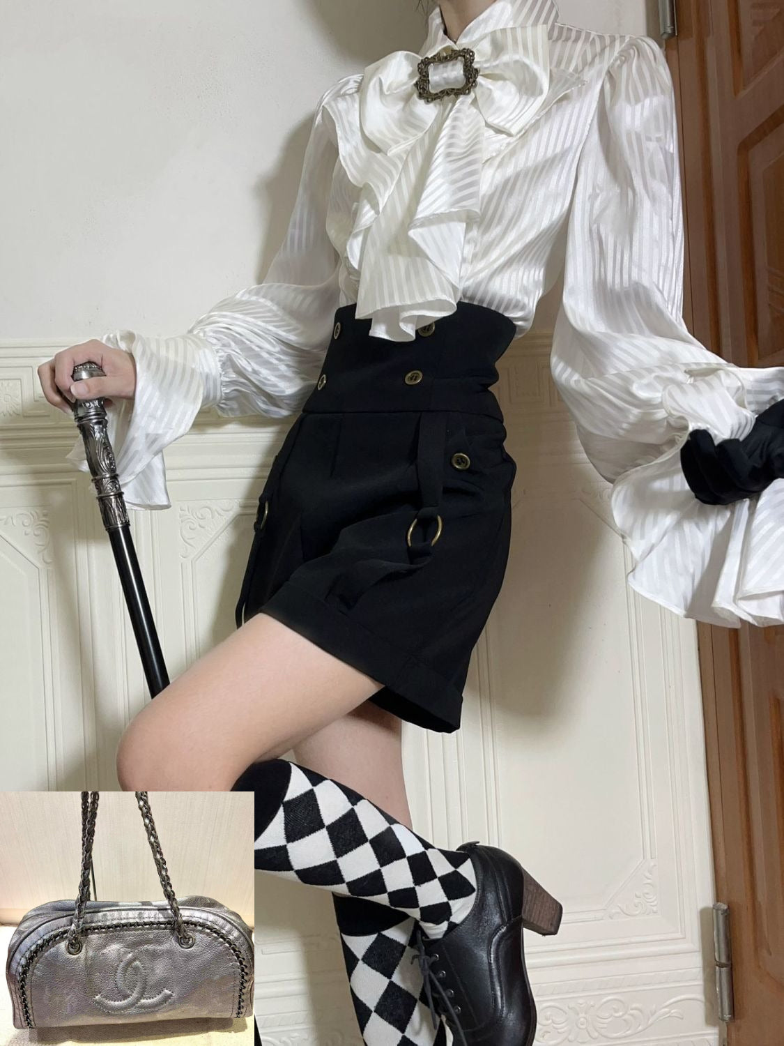 Long-sleeved White Flared Top SAB182