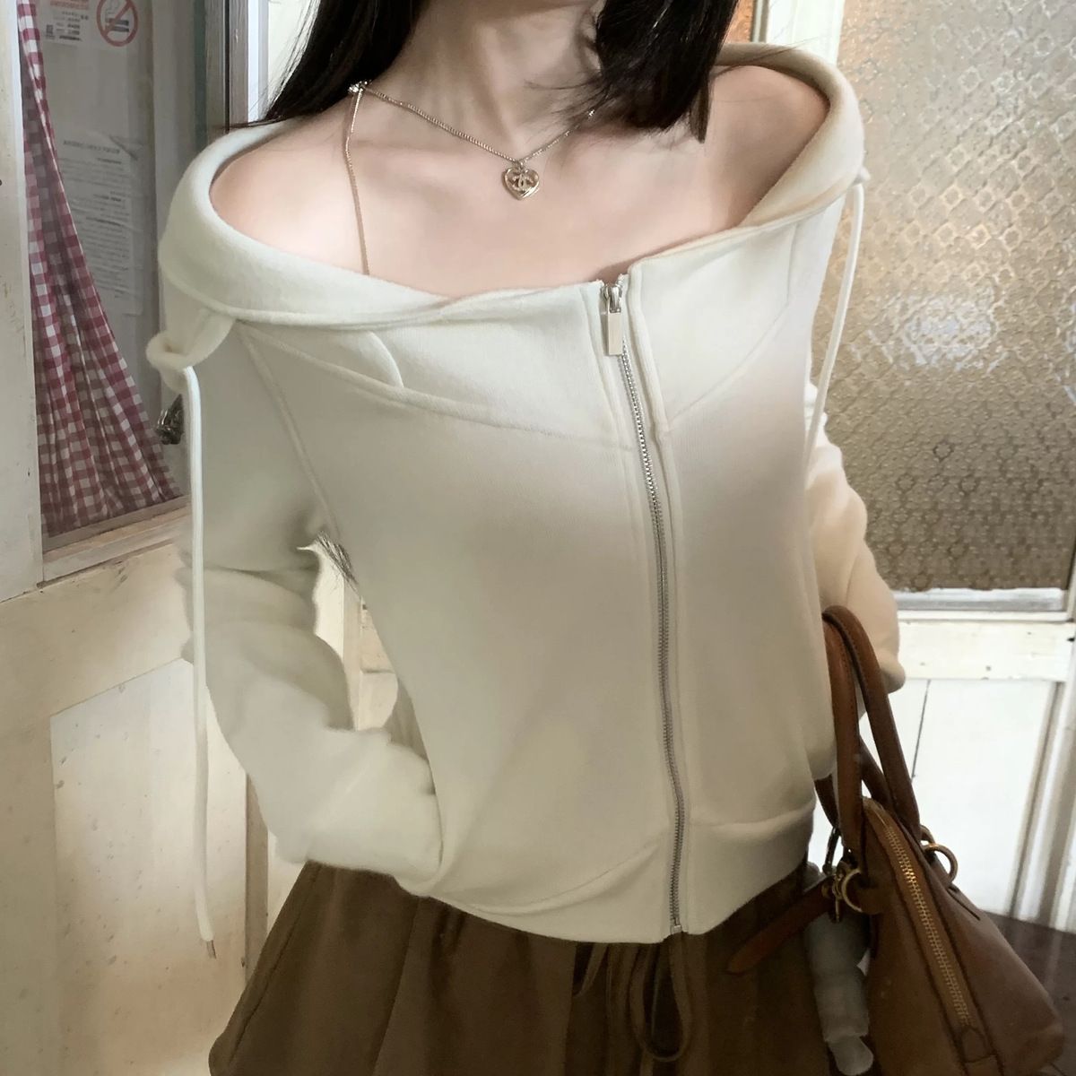 One-word Shoulder Sweater Woman SA674