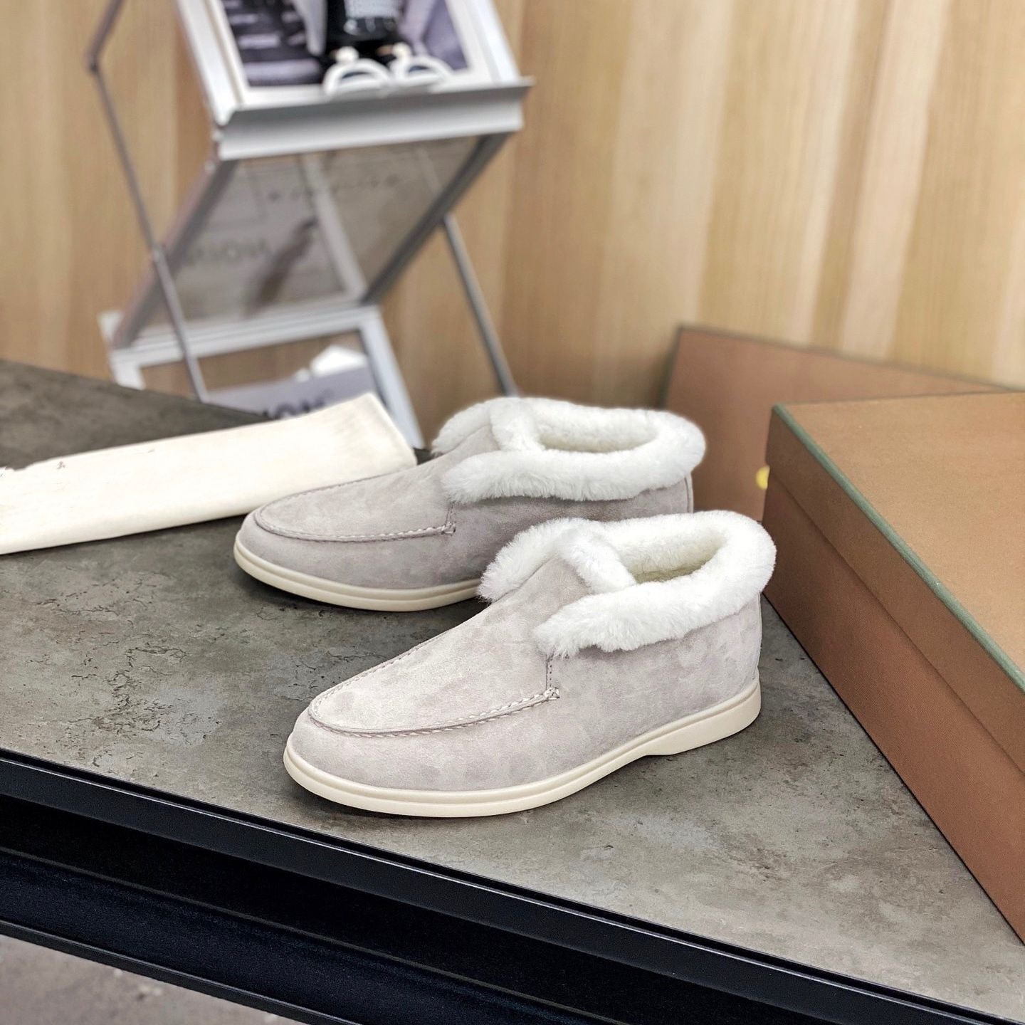 Short Boots and Fleece Shoes SA520