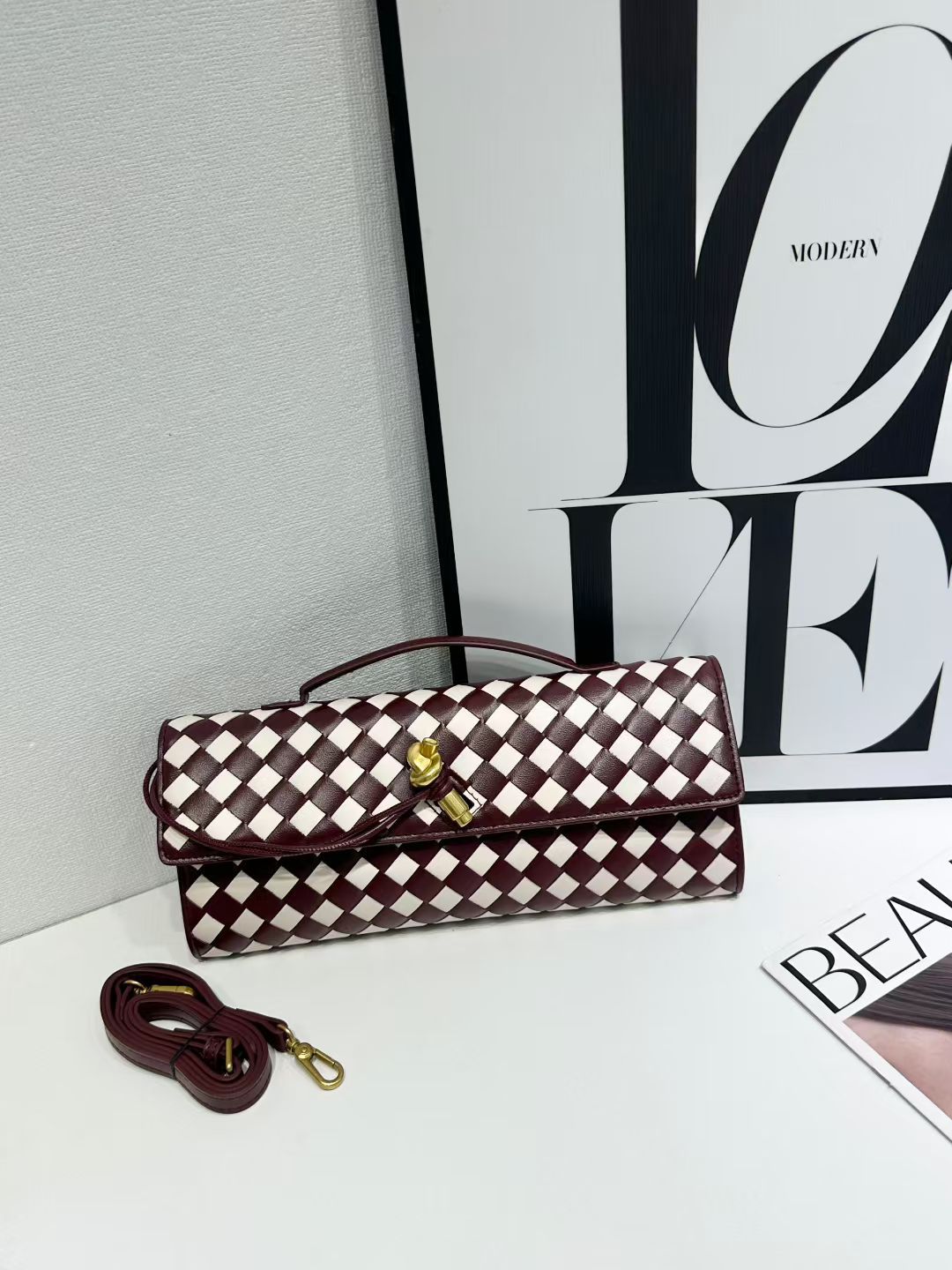 Woven Clutch Bag UK 64D075