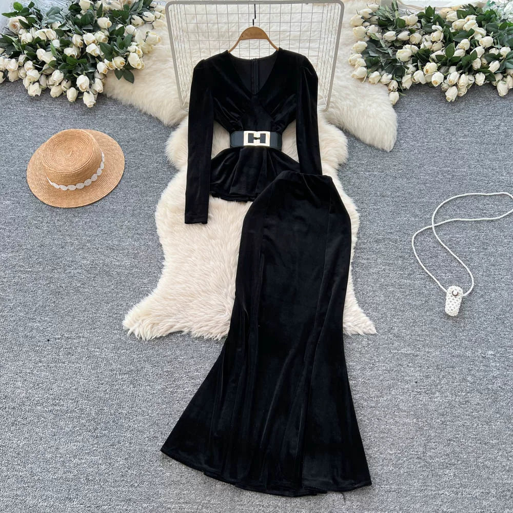Long-sleeved Velvet Top, High-waisted  Skirt, Two-piece Set 69B917