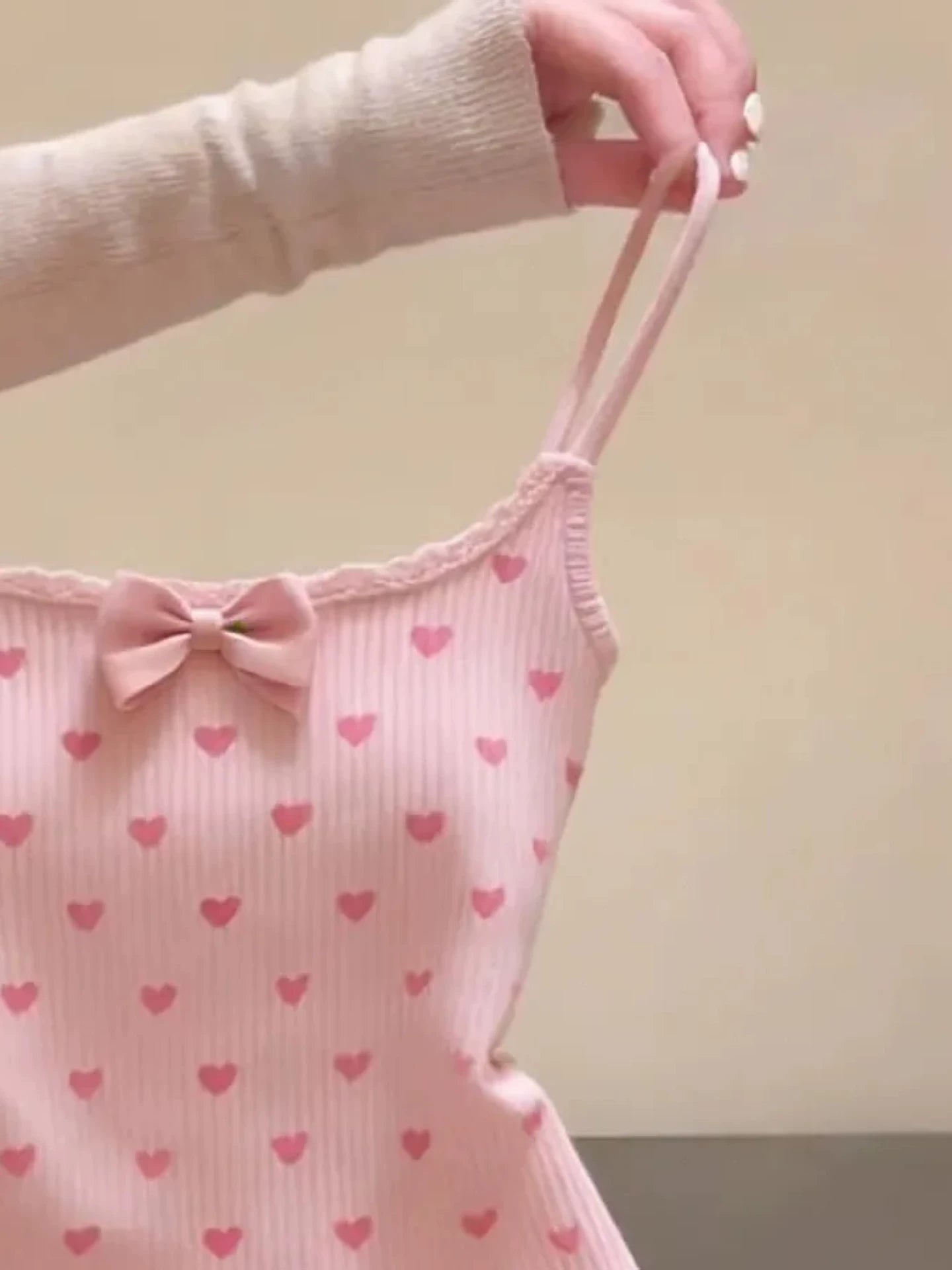 Lace Camisole with A Heart-shaped Bow 69C035