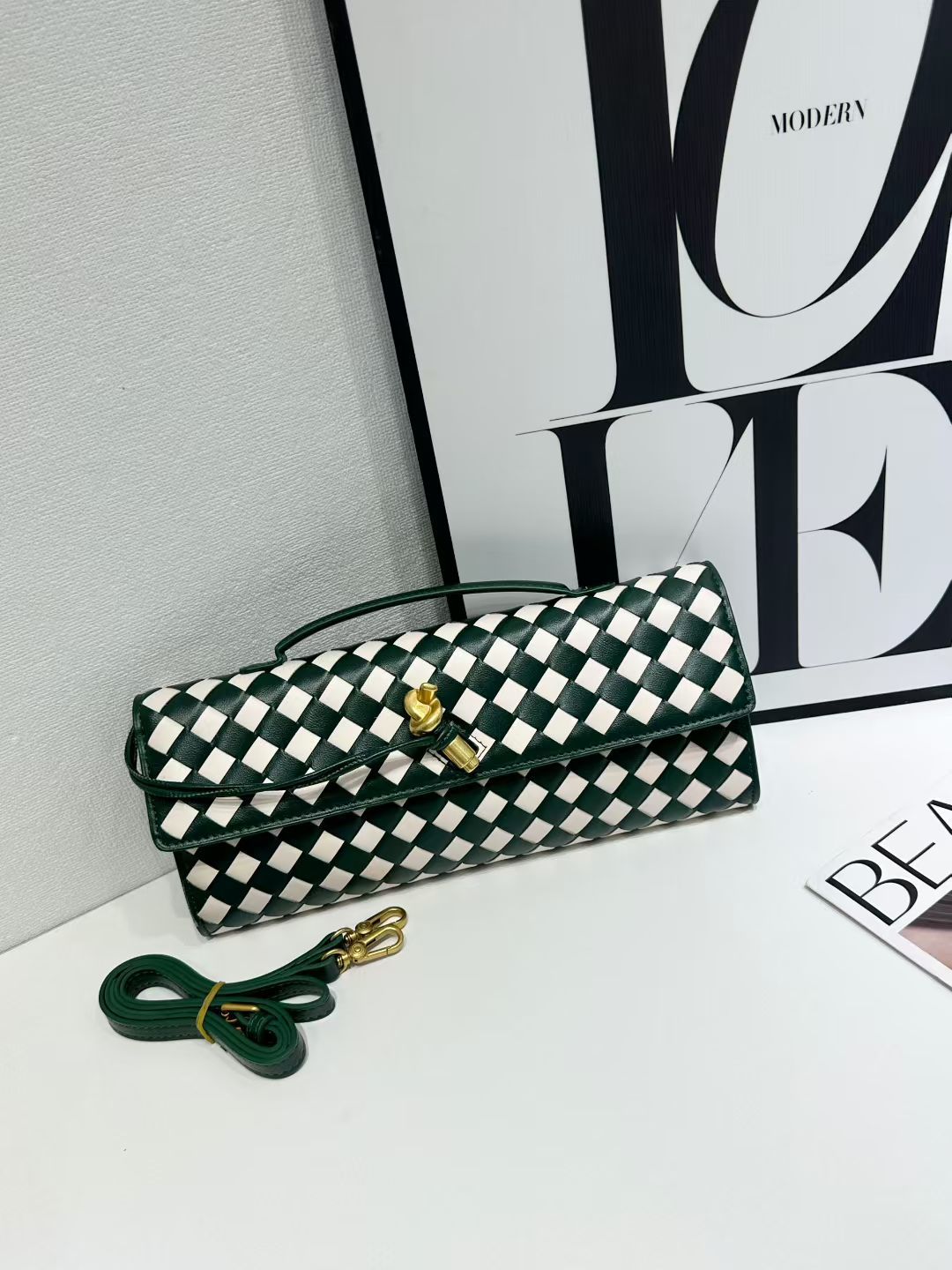 Woven Clutch Bag UK 64D075
