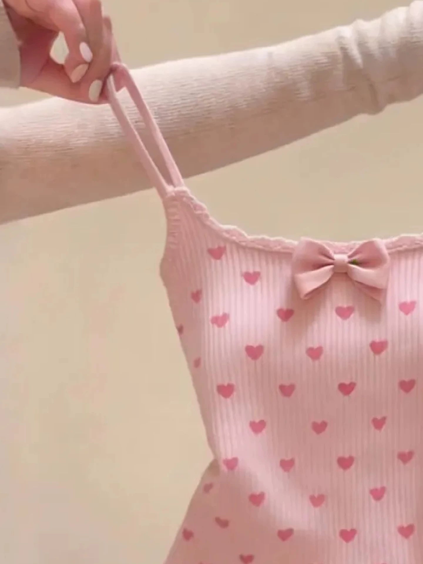 Lace Camisole with A Heart-shaped Bow 69C035