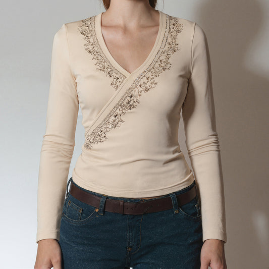 V-neck Vintage Embroidered Long-sleeved Top SA432