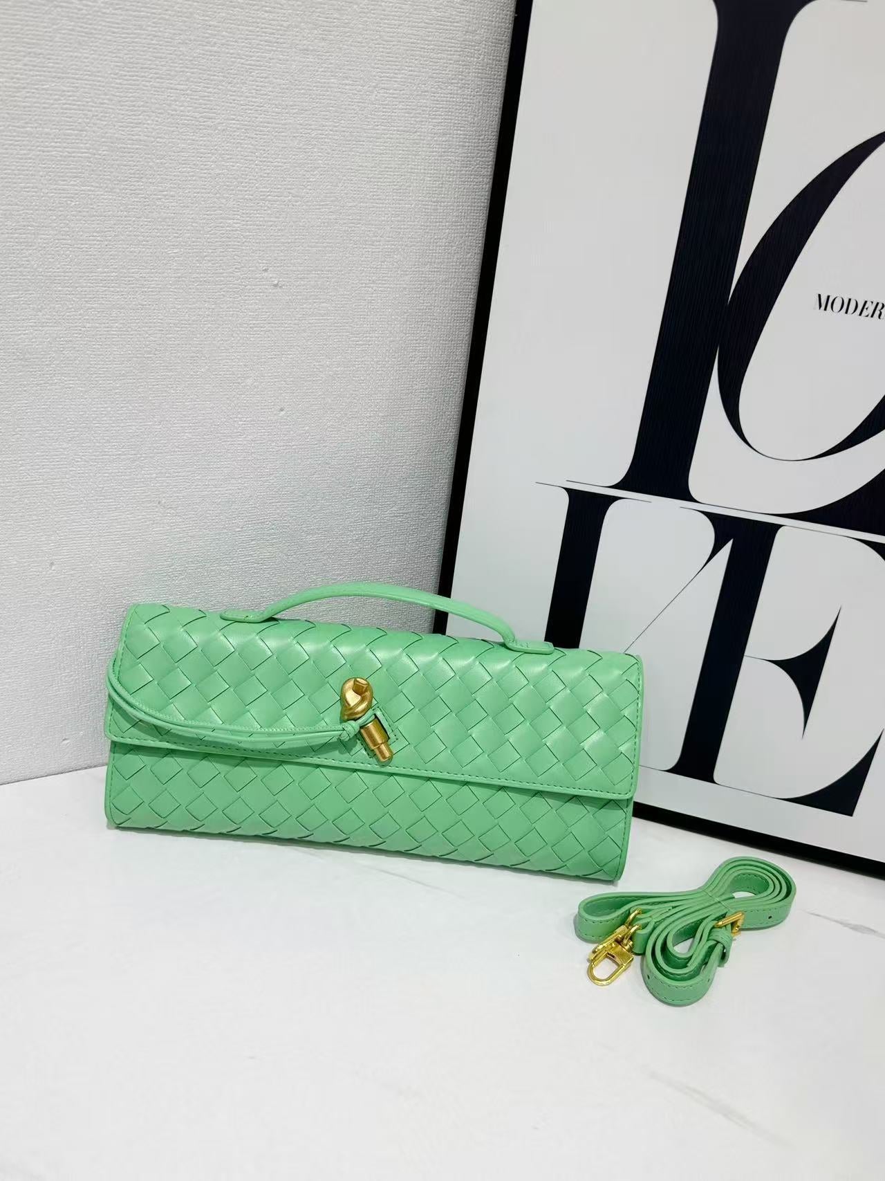 Woven Clutch Bag UK 64D075