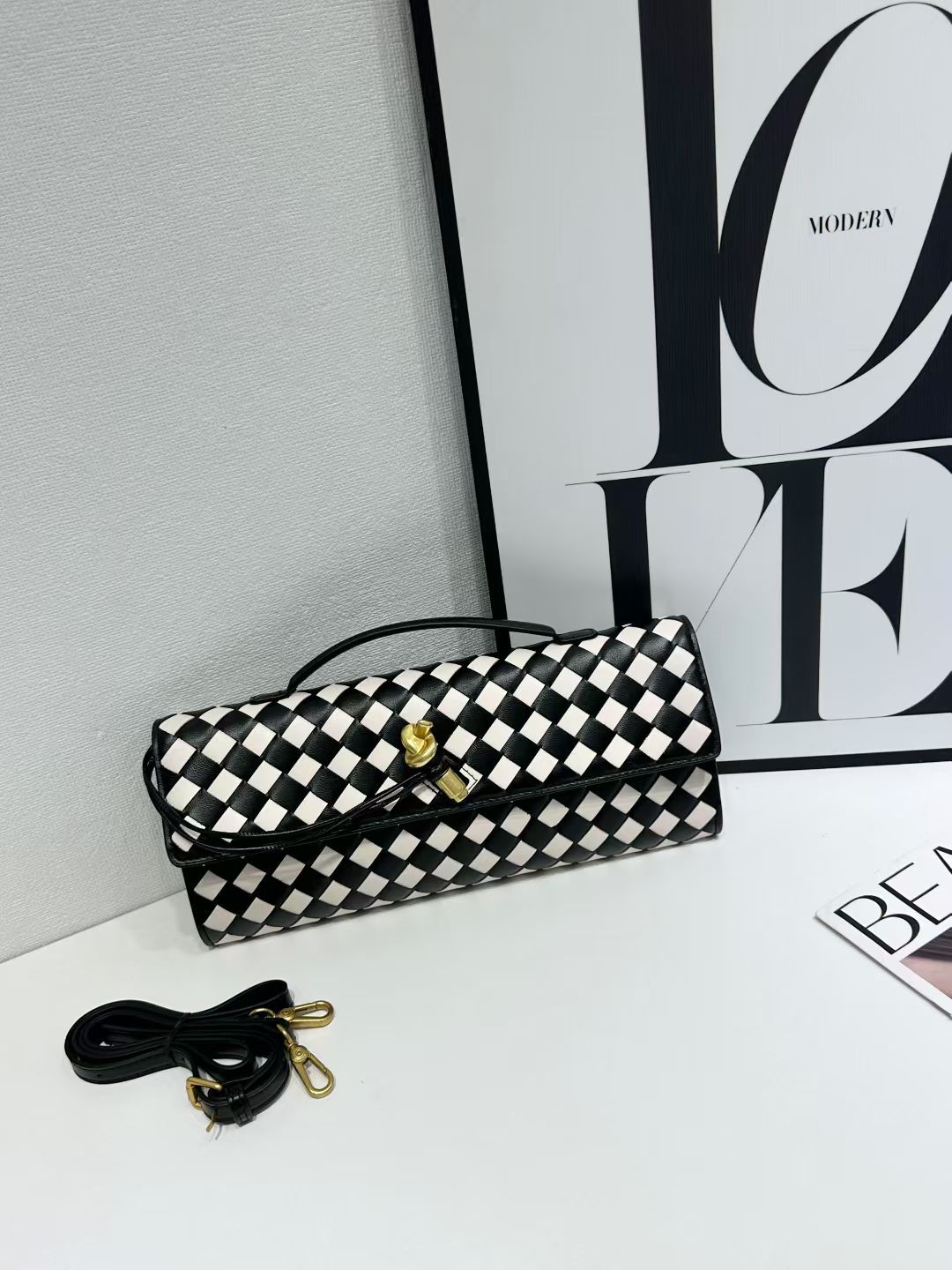 Woven Clutch Bag UK 64D075
