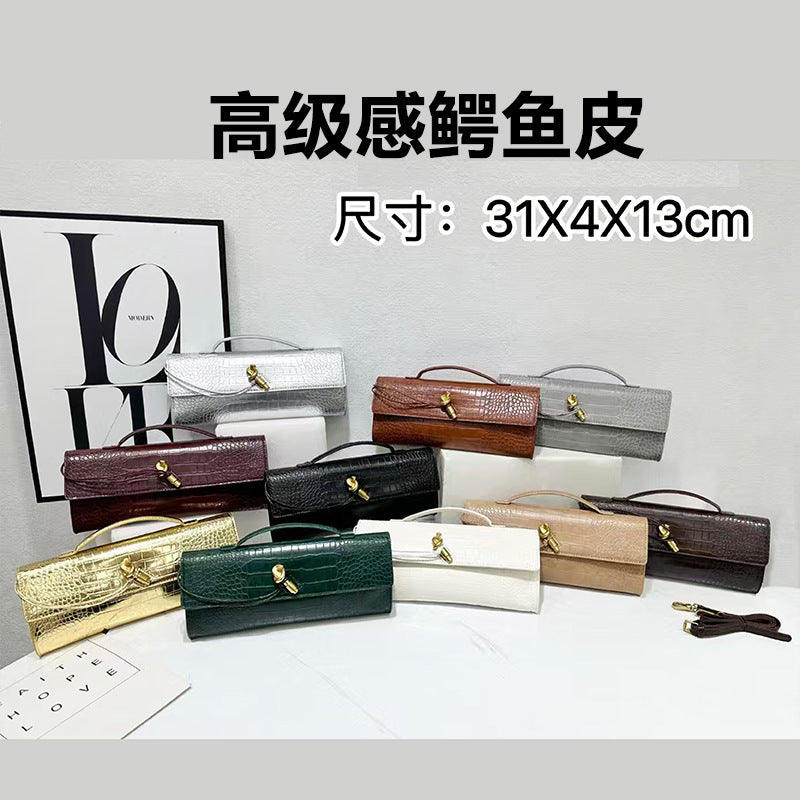 Woven Clutch Bag UK 64D075