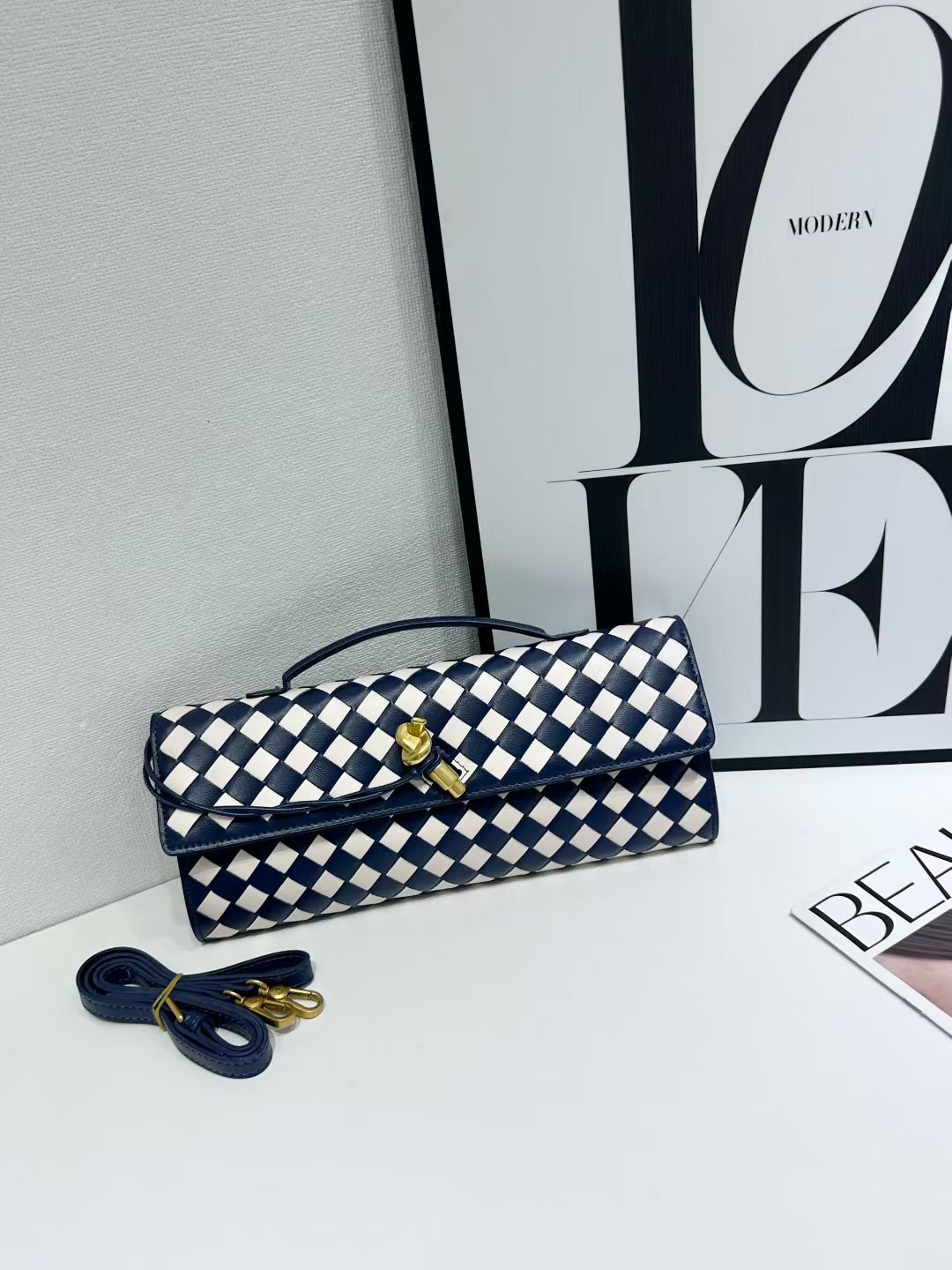 Woven Clutch Bag UK 64D075