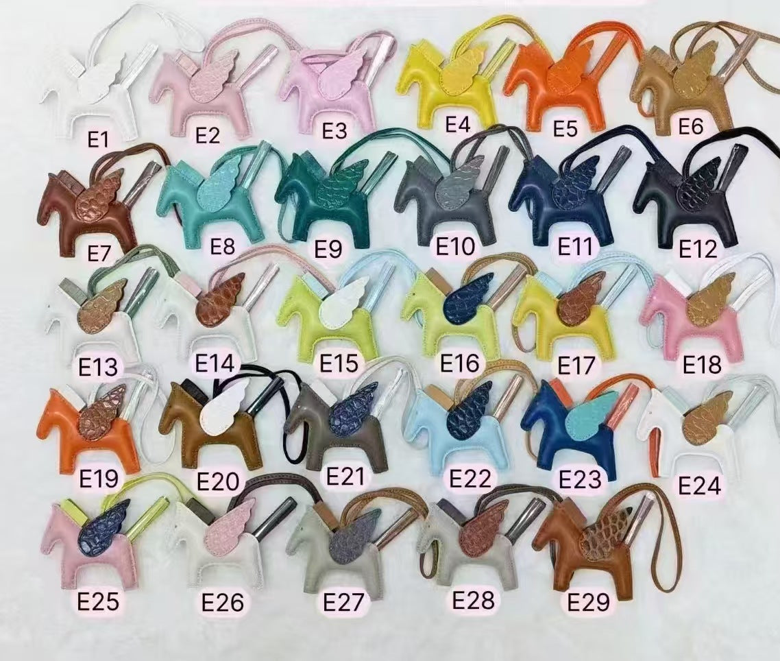Pony Pendant SAB173