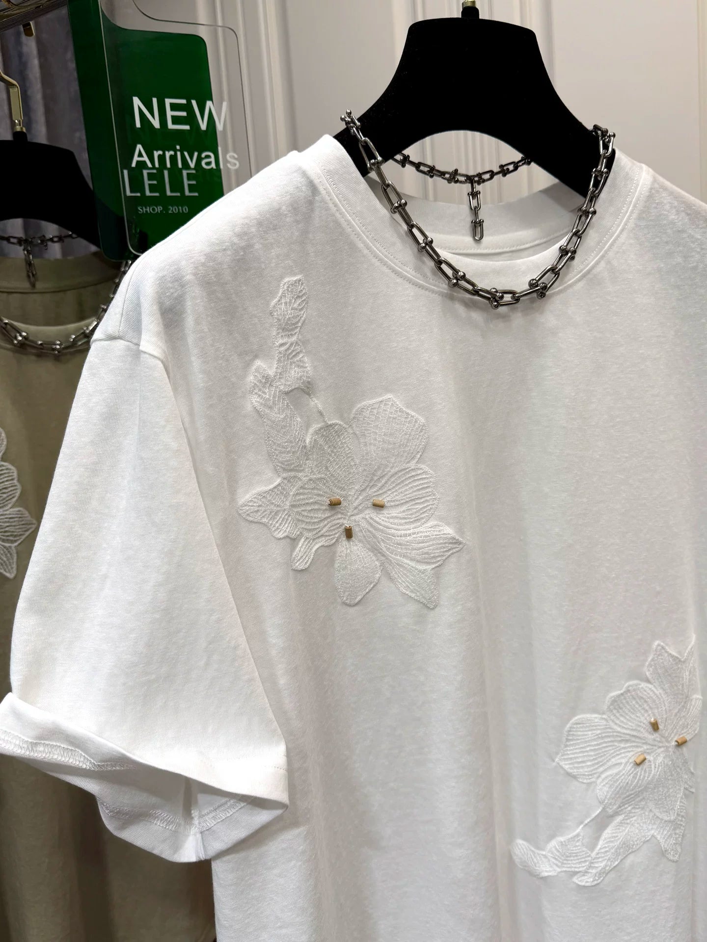 Beaded Short-sleeved T-shirt SA852