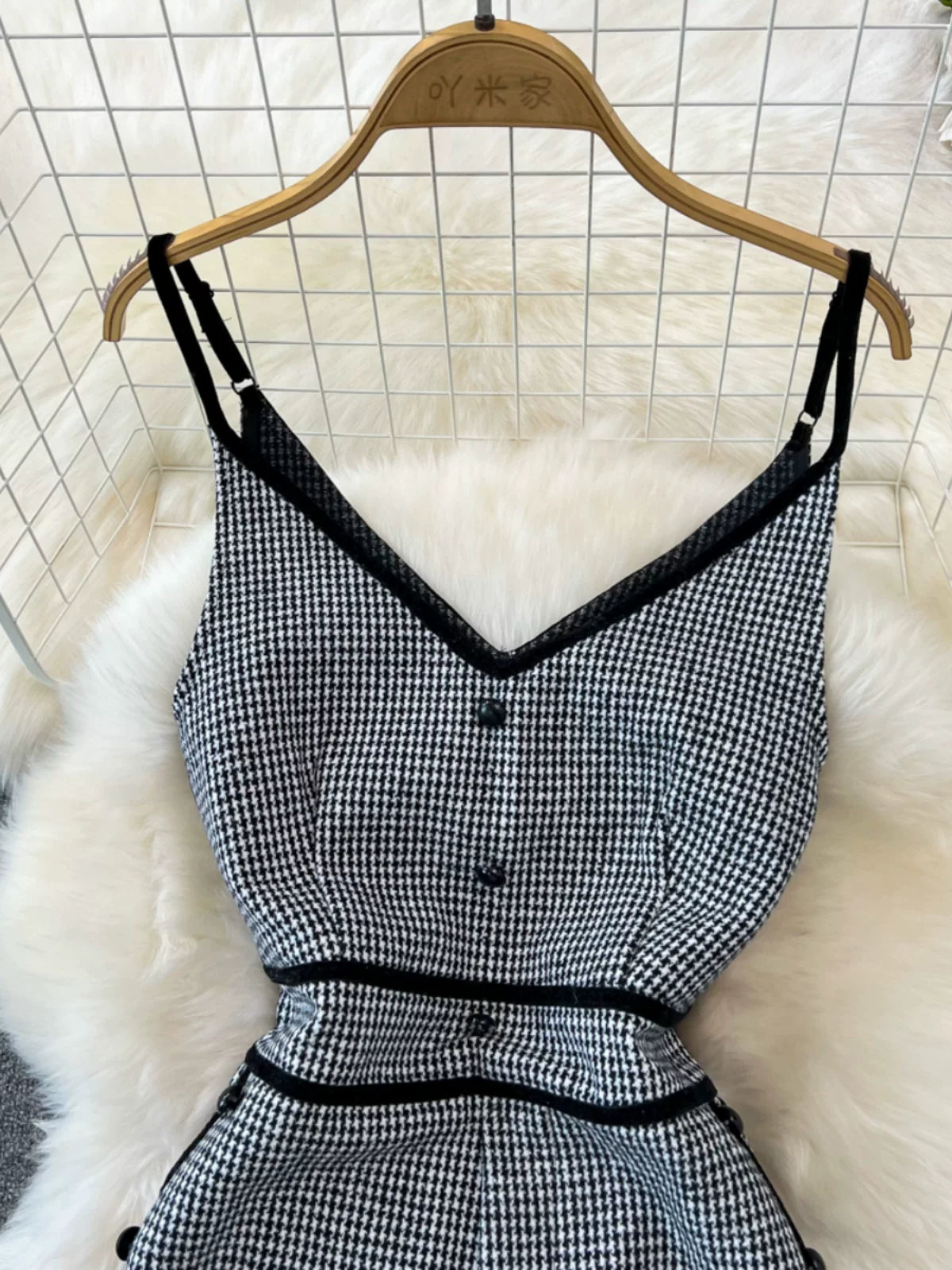 V-neck Houndstooth Woolen Jumpsuit 64H073
