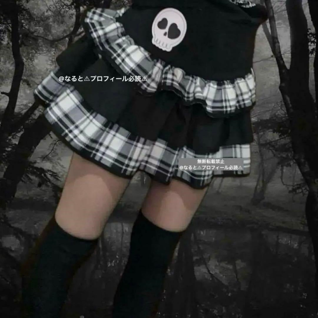 Skull Patch Pleated Skirt  US 64D207