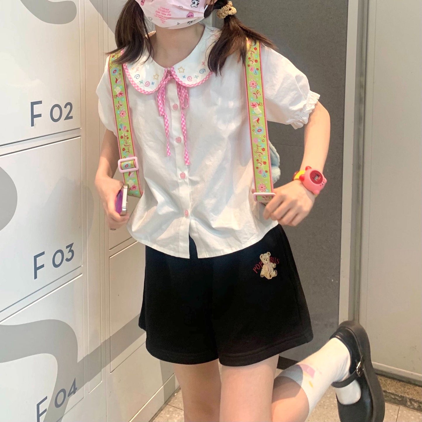 Doll Collar Embroidered Short-sleeved Shirt  US 64D199