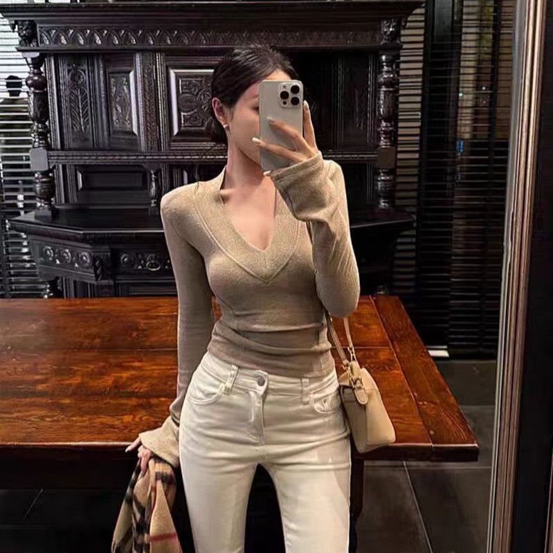 V-neck Long-sleeved T-shirt SAB228